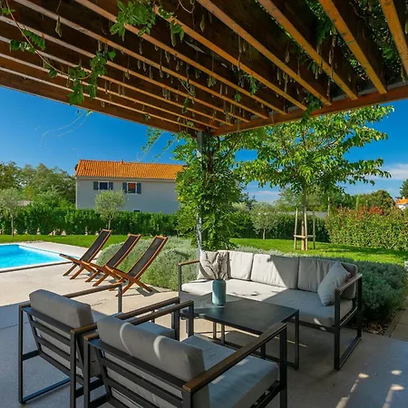 Priska - Vizinada, Istria * Lasci